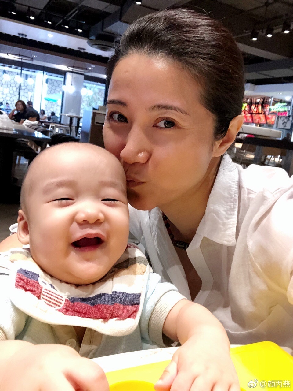 颜丙燕的现任丈夫是谁 与张嘉译饰演夫妻