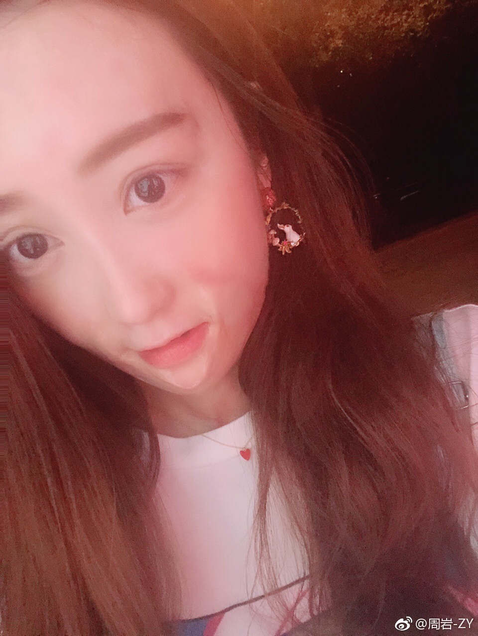 周岩现状恢复了新生活 毁容之前图片:周岩事件的详细起因经过