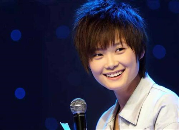 李宇春的家世到底有多强大 出名靠父母?家庭背景曝光太恐怖