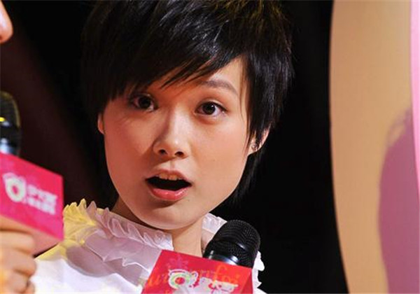李宇春的家世到底有多强大 出名靠父母?家庭背景曝光太恐怖