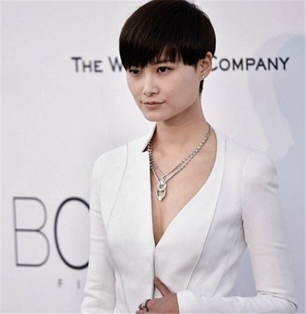 李宇春的家世到底有多强大 出名靠父母?家庭背景曝光太恐怖