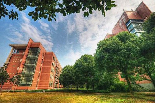 庄巧涵事件完整过程 勇气可嘉:对大学的影响非常不好