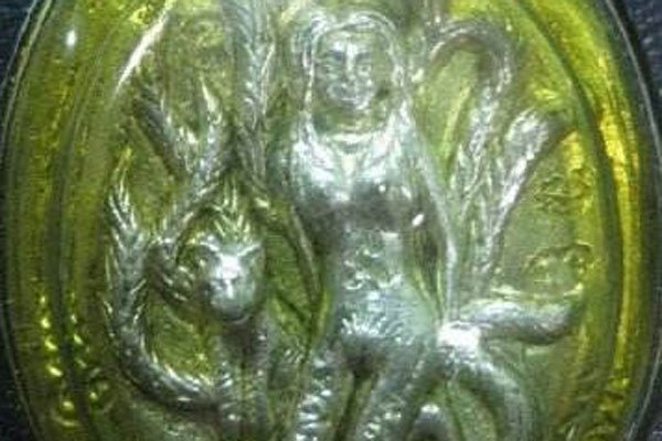 泰国佛牌正牌和阴牌怎么区分 制作方法:泰国阴牌有多邪