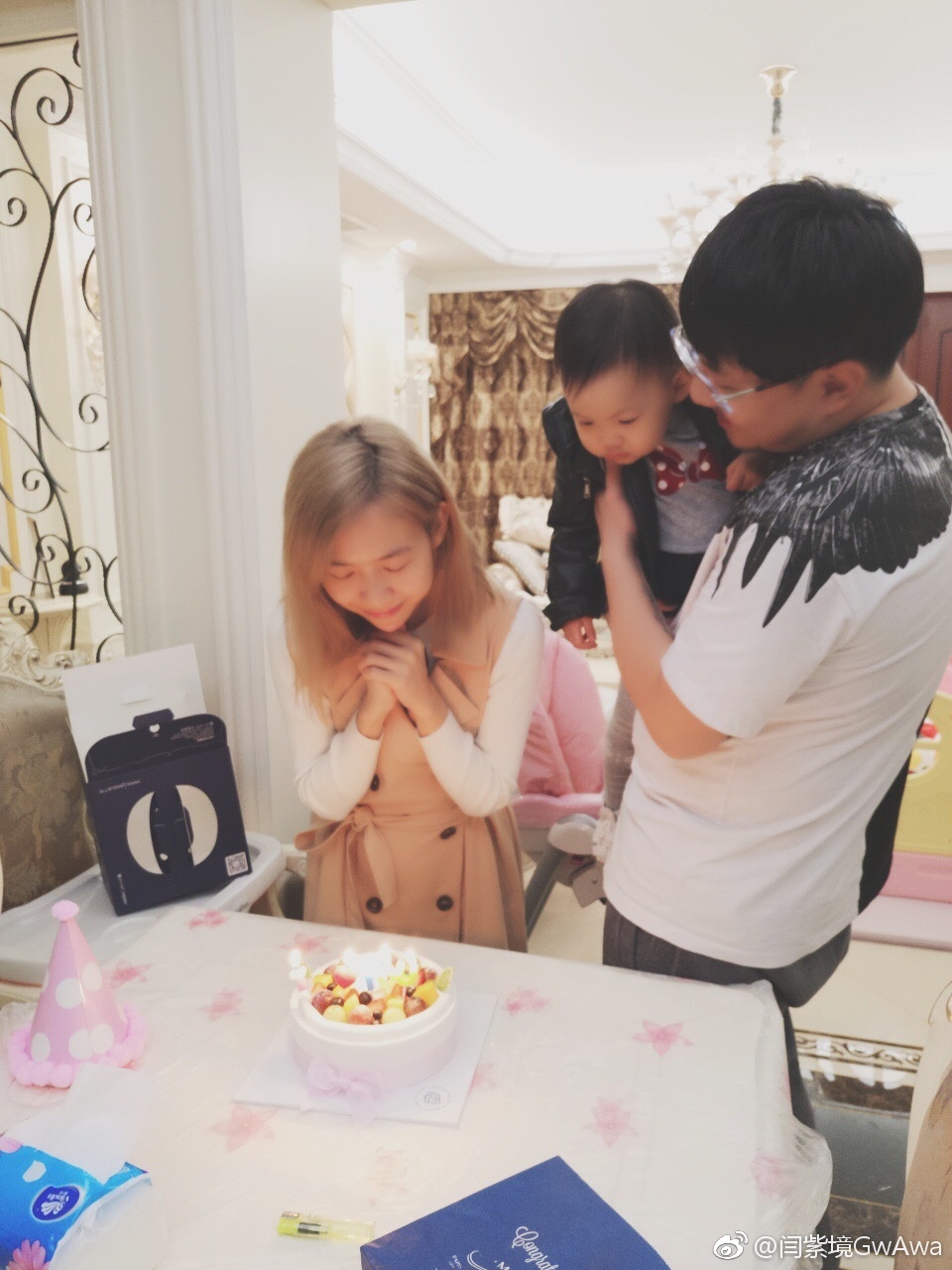 闫紫境为什么叫娃导 lpl创始人闫紫境现在的老婆叫傅若真