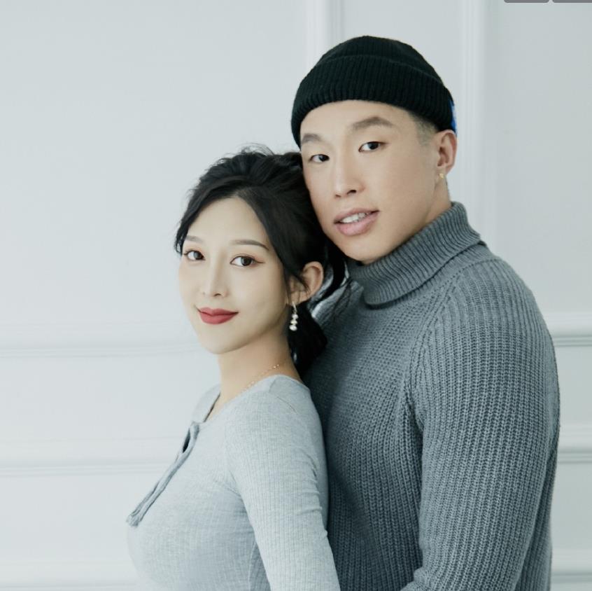烧饼老婆郑胡昕个人资料 微博名字叫昕昕子maggie已有两个孩子