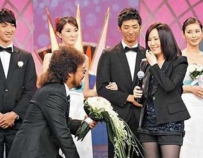 费玉清和张菲为什么不同姓 一门三杰:是什么关系?是是亲兄弟吗