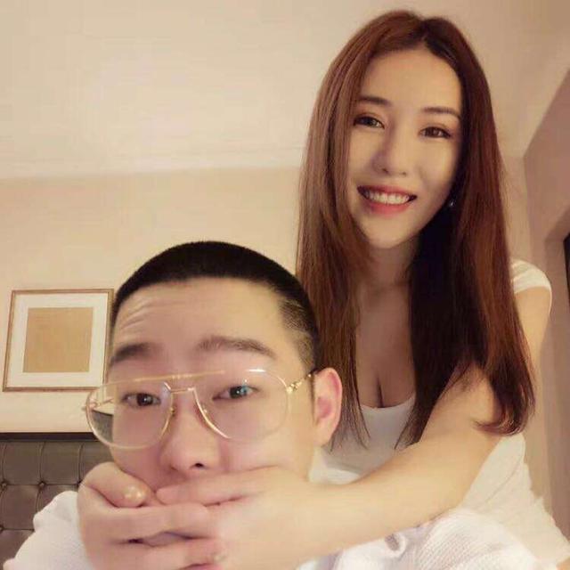 红花会弹壳个人资料家庭背景 音乐才子红花会弹壳到底多有钱