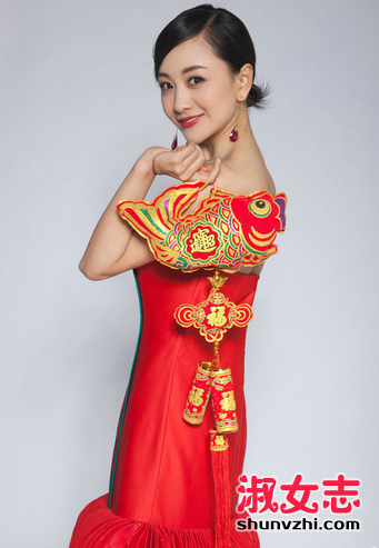 杨蓉的胸怀好大好软 胸围36C身材更是性感曼妙