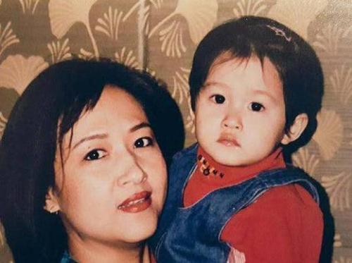 关少曾老婆有2个老婆么 关晓彤爸爸的现任老婆叫什么