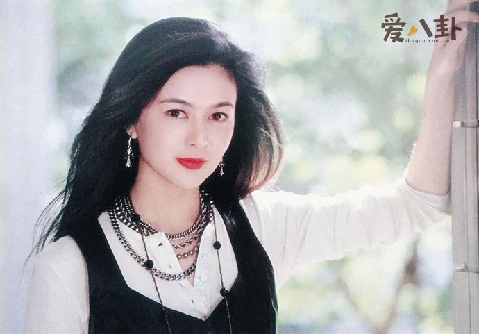 关之琳刘銮雄高尔夫事件 怎么塞进去的?高尔夫球的尺寸有多大