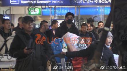 阿云嘎和鲁豫是真的吗 没有坐实:阿云嘎和陈鲁豫在一起过吗