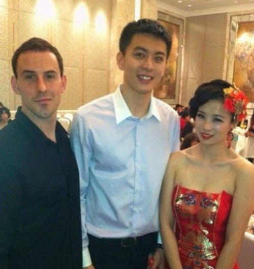 杨鸣老婆唐佳良资料 三口之家:东北人取了个千金小姐