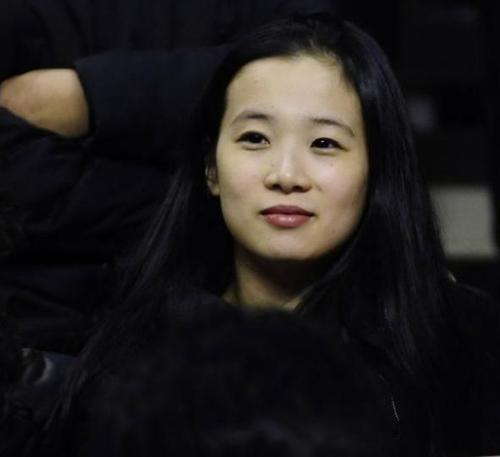 杨鸣老婆唐佳良资料 三口之家:东北人取了个千金小姐