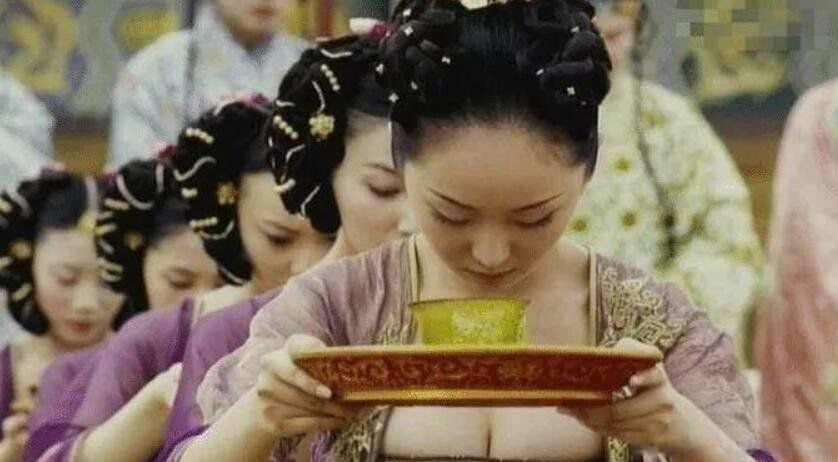 女太监割的是哪个部位啊 幽闭:女太监是怎么净身的全过程