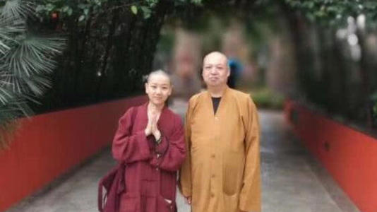 胡雅斯为什么出家 小鸽子看破红尘:胡雅斯个人资料简介