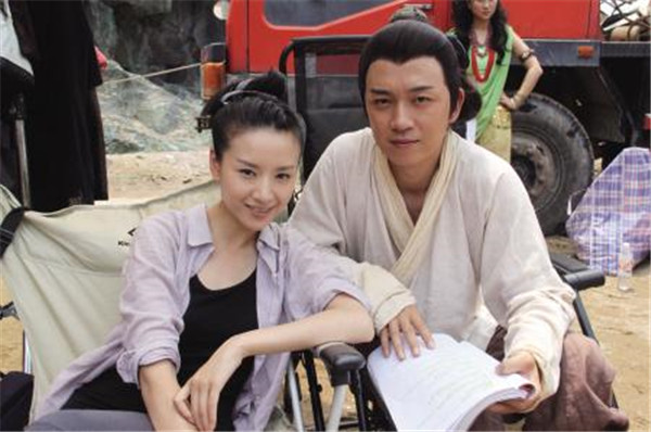 董洁潘粤明婚变原因 三亚激吻:董洁和王大治到底怎么回事