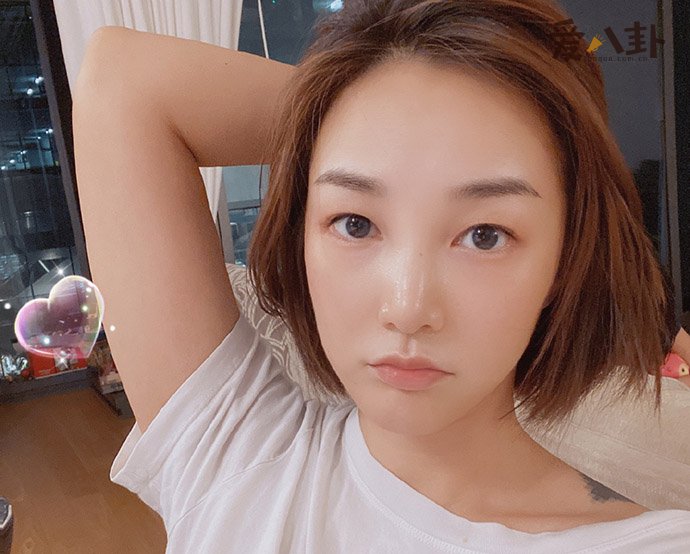 周泓的老公是谁呀 当模特:周泓为什么不拍电视剧了