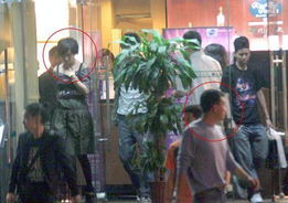 胡军刘嘉玲绯闻事件 在酒店开房?刘嘉玲和胡军为什么关系好