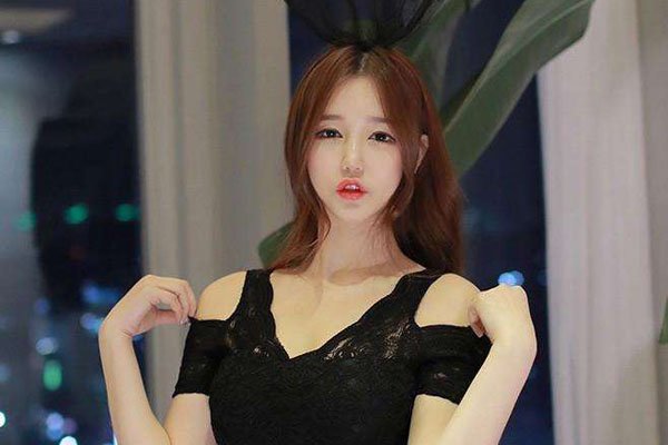 Ů�����ִ��ְ׵����� һ���ز����Գ����������������