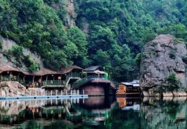 附近好玩的旅游景点一日游 放开身心好玩的景区有哪些