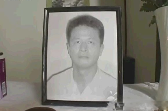 毕福剑个人资料简历 唱评智取威虎山:毕福剑说了什么话,犯错误了