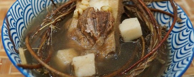鸡骨草煲汤用什么搭配最好 放什么材料有什么功效