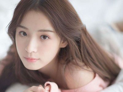 周二珂7月28日回放视频 抱猫走光:弯腰露小馒头是真的吗