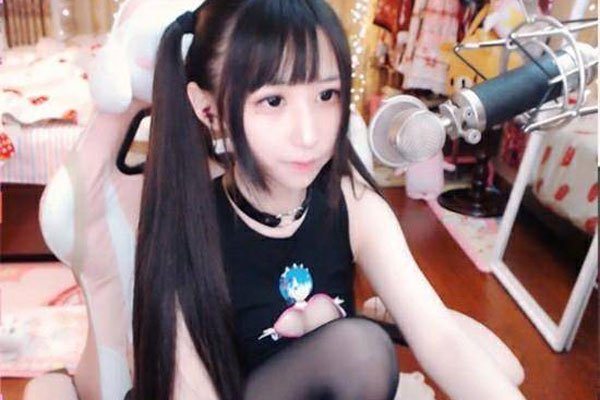蔡萝莉被禁图片 真实年龄多大擦边球直播会不会被封杀