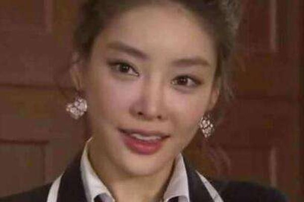 大佬们如何玩张紫妍游戏视频 陪酒陪睡:张紫妍水龙头赛马很变态