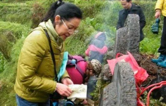 女儿可以给父亲烧纸吗 为什么女儿不能给爸爸烧纸(阴气重)