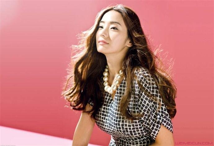 韩彩英演过的三级电影 演技惹火身材征服宅男