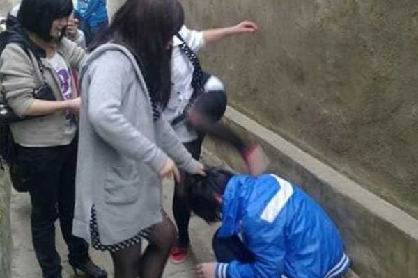 曹小小为什么那么火 从此消失:黑丝教主校园暴力事件始末