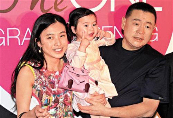 香港刘銮雄的老婆叫什么 过人之处:现任妻子甘比为什么能拿下刘銮雄