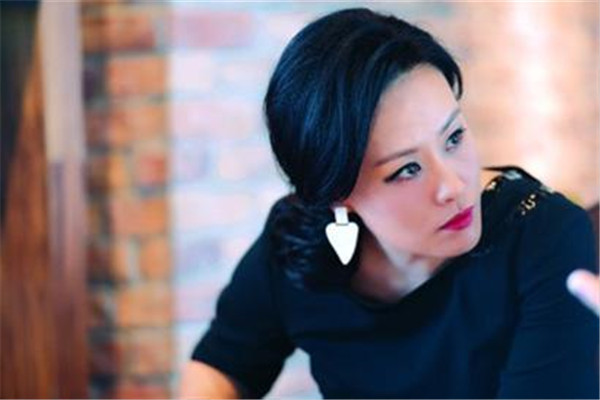 邬君梅有孩子吗 选择丁克?邬君梅为什么不能生育