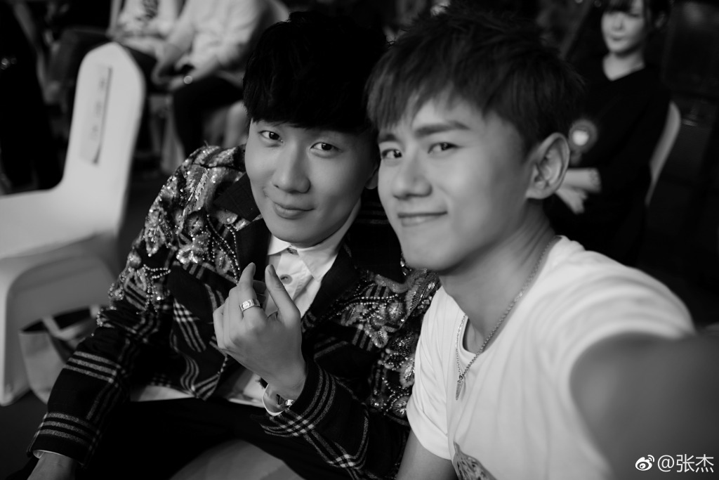 张杰个人资料简介 不会创作歌曲为什么还那么红
