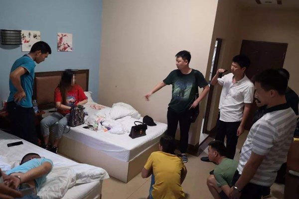 仙人跳的常规套路聊天记录 男人总是因为女色受骗为什么