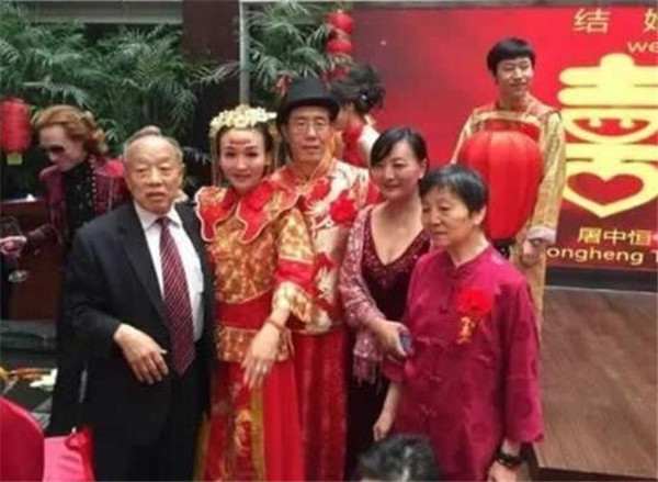 ����ǰ����Ů������״ �Ϲ���ʲô��������˼���