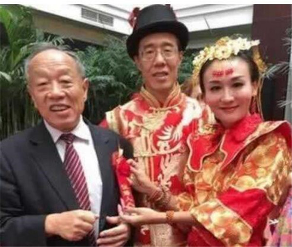 ����ǰ����Ů������״ �Ϲ���ʲô��������˼���