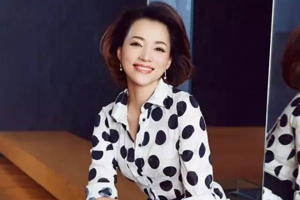 董卿为什么退出央视主持人 得癌?董卿近况最新消息消失了