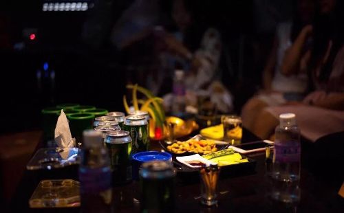 ktv���Ů����§§��������ɶ Ů���Ӷ���ʲô����һ��ְҵ