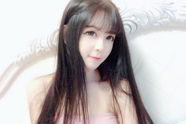 娜娜sweet收费福利 凭借天生的女性优势可以收费