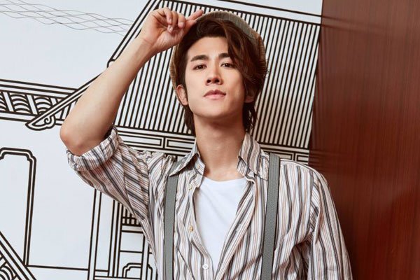 李治廷西裤激凸厉害图 身材矮小要不然早就被范冰冰看上了