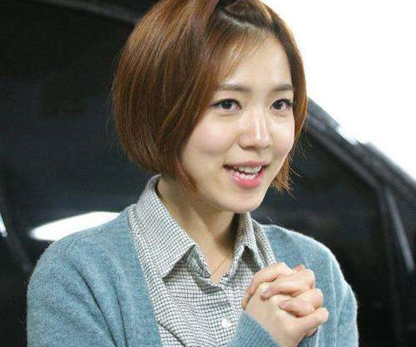 刘花英舞台意外视频始末 跳舞太抖:刘花英衣服滑落事件