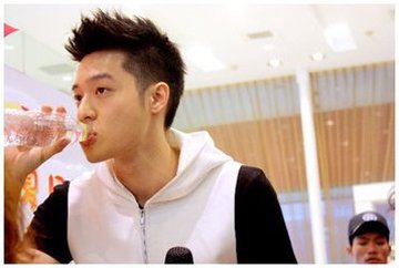 星二代周汤豪演过的电视剧有哪些 有母亲强大的基因