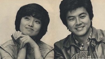 日本男明星三浦友和年轻照片 和妻子的婚姻生活多年如一