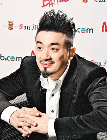 恭硕良身高资料 林忆莲站在他旁边也似乎十分小鸟依人