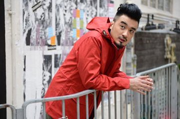 恭硕良身高资料 林忆莲站在他旁边也似乎十分小鸟依人