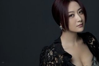 金喜善和白冰哪个漂亮 长得像也不是人家的错