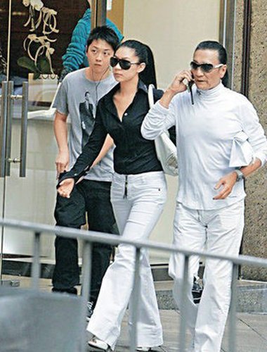 为什么说娱乐圈很乱 结了婚的明星们变着法的离婚、闪婚、隐婚