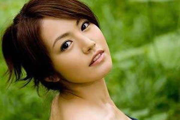 矶山沙耶香胸杯是多少 写真主打性感尺度大